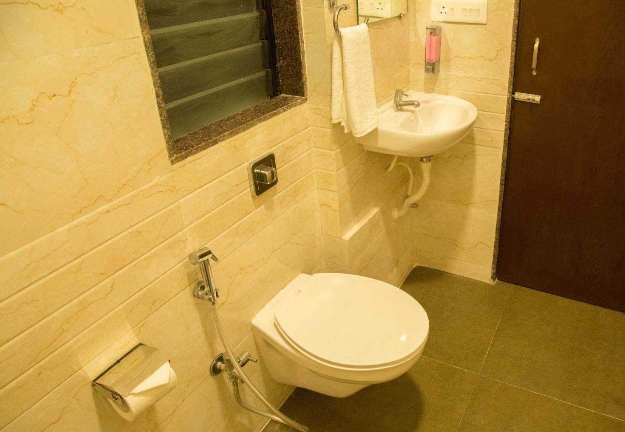 Hotel Nirvana Алибаг Екстериор снимка