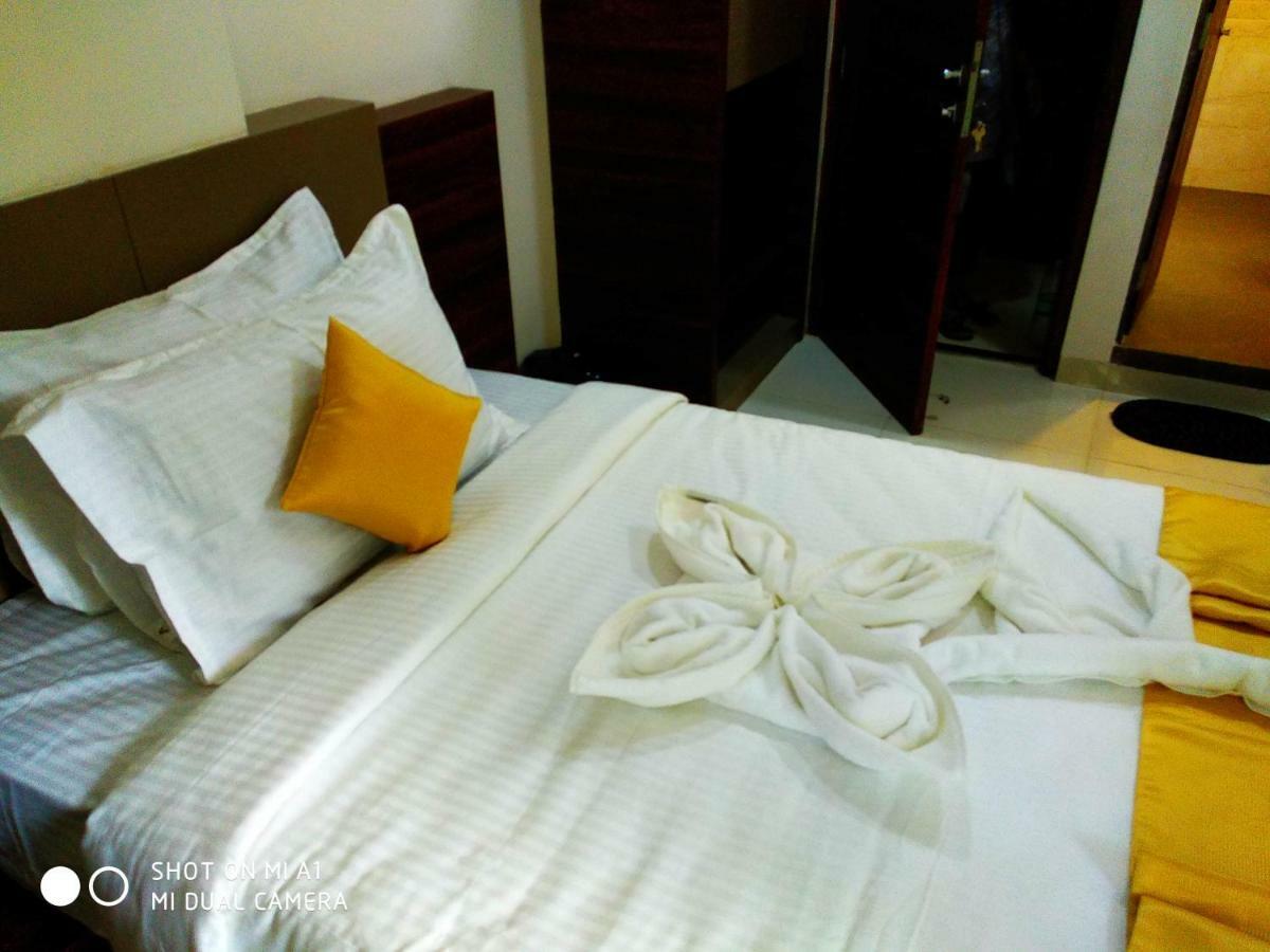 Hotel Nirvana Алибаг Екстериор снимка